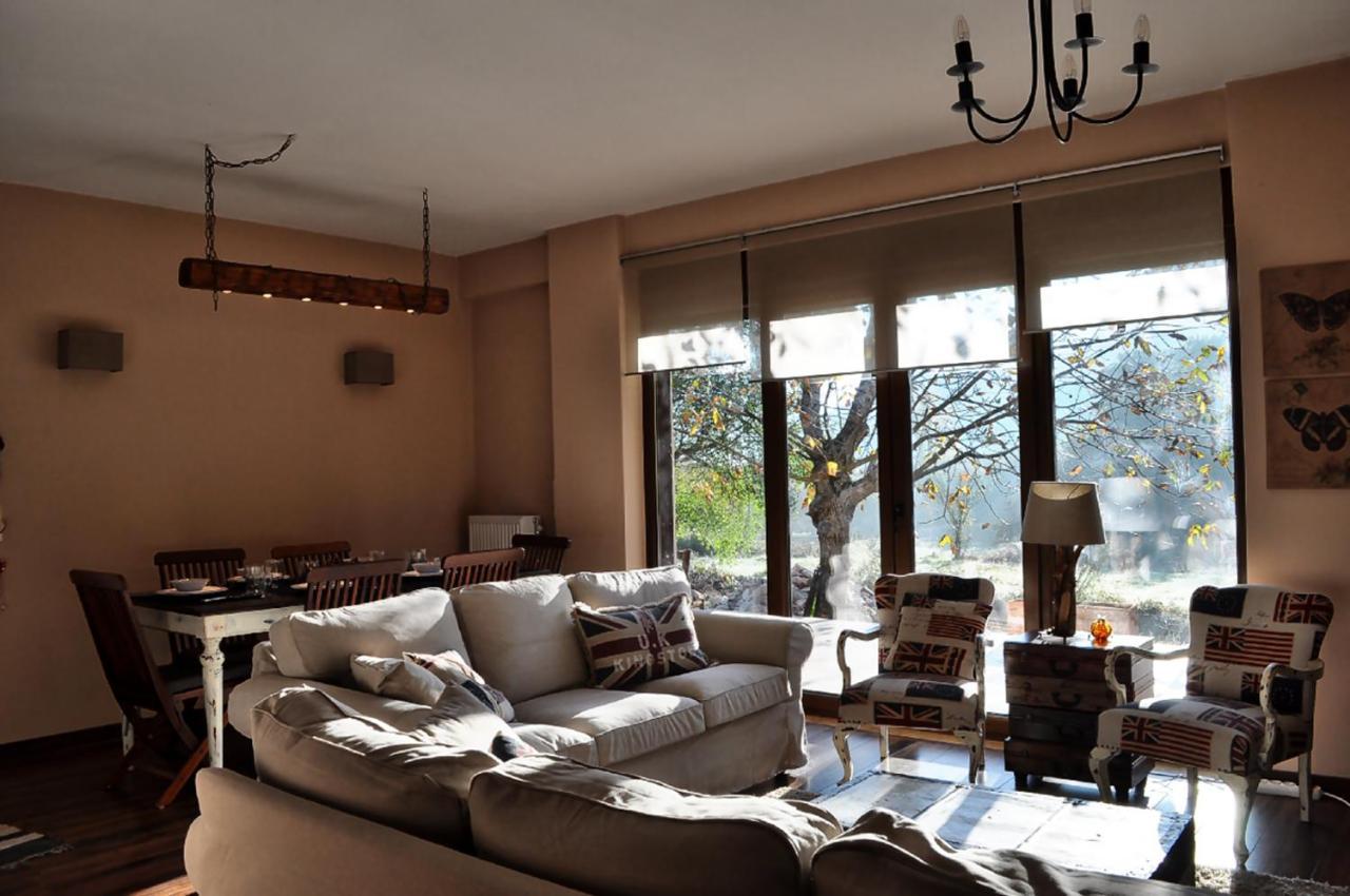 Chalet Coquelicot Kalawrita Zewnętrze zdjęcie